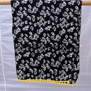 Sarong/Coverup/Canga - Daisies w/Yellow Poms